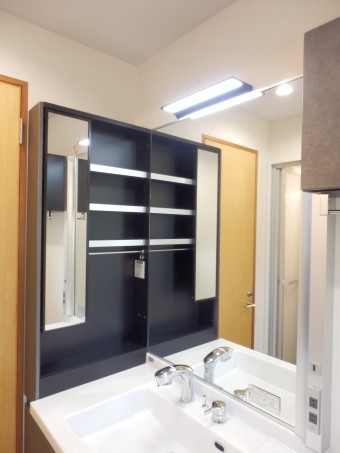 こだわりのコの字型キッチン＆スタイリッシュな水廻り設備にリフォーム